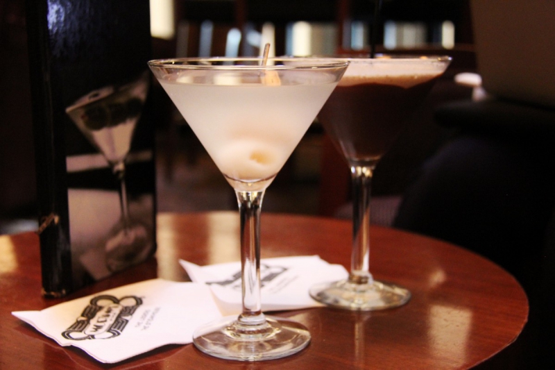 brasserie-TOULON-min_martini_bar_lychee_chocolate_alcohol_liquor_happy_hour_happy-910161